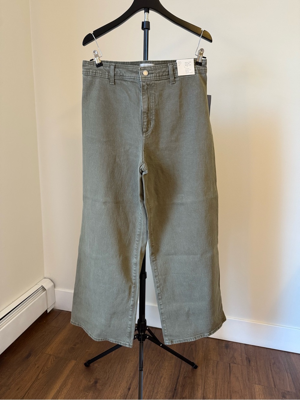 Universal Thread Women's Olive Green Corduroy Wide-Leg Jeans